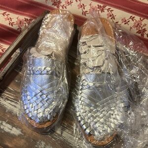 Metallic Silver Woven Mule Slides huaraches 8 women more like 7.5 LEATHER